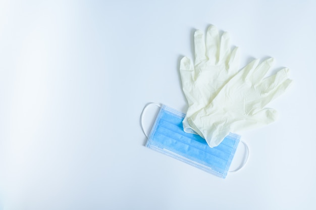 Medizinische Handschuhe Und Medizinische Gesichtsmarke Premium Foto