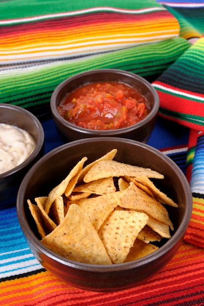 Mexikanische nachos und salsa | Kostenlose Foto