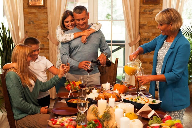 Leichtes Abendessen Familie