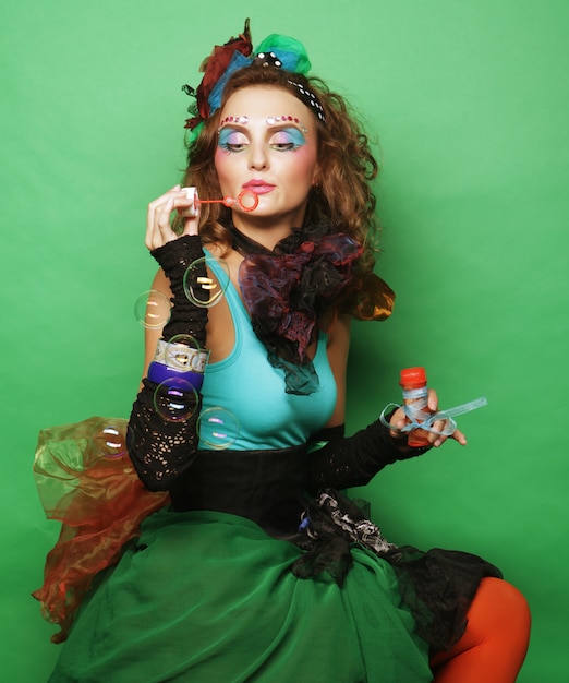 Mode model bläst seifenblasen, Premium Fotos