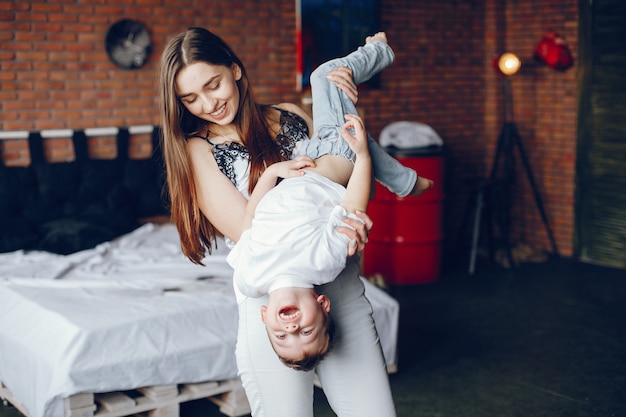 Mutter mit kleinem sohn Kostenlose Fotos