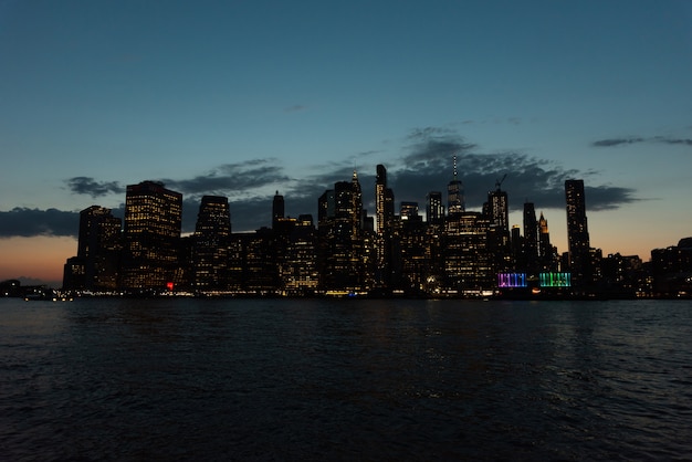 New- york cityskyline nachts Kostenlose Fotos