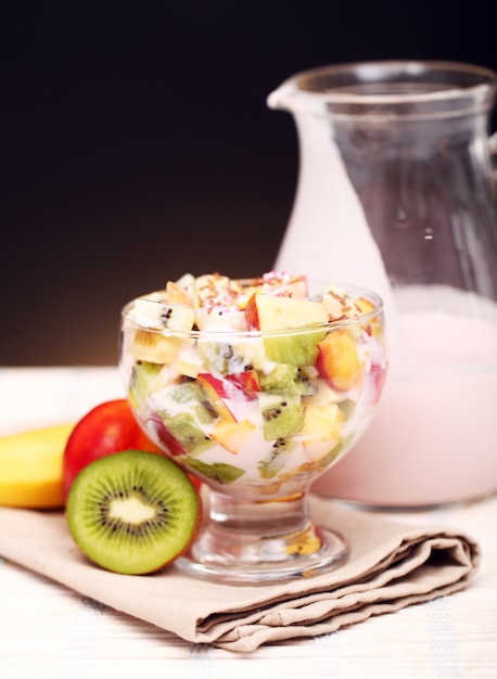 Obstsalat mit joghurt | Kostenlose Foto