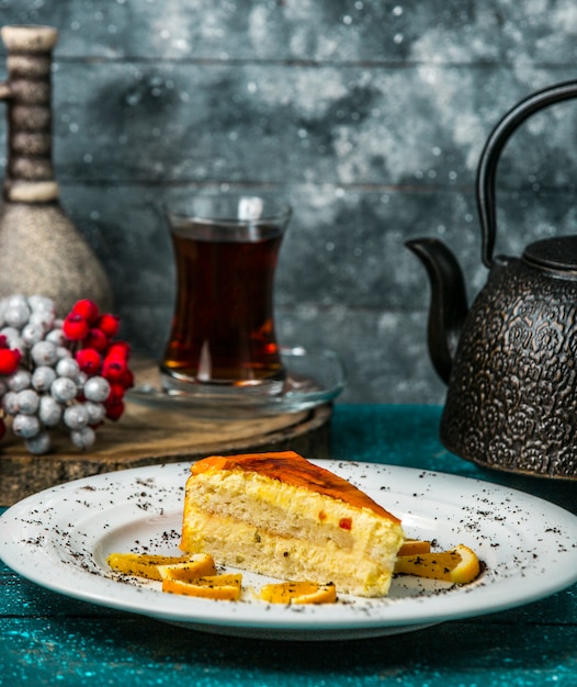 Orangen Sandwich Kuchen Mit Orangenscheiben Garniert Kostenlose Foto