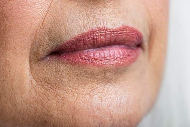 Rosa Lippen Der Reifen Frau Der Nahaufnahme Kostenlose Foto