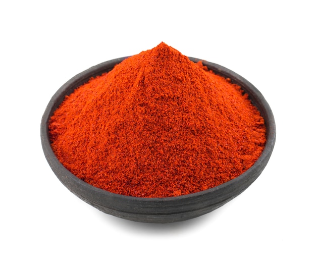 Rotes Paprika Pfeffer Pulver Lokalisiert Auf Weissem Hintergrund Premium Foto