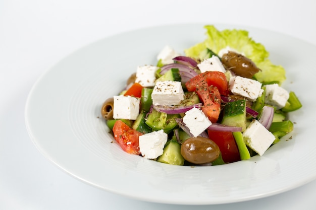 Salat Mit Feta Kase Oliven Und Frischem Gemuse Kostenlose Foto