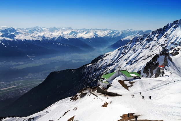 Schone Landschaft Mit Verschneiten Bergen Blauer Himmel Horizontal Alpen Osterreich Kostenlose Foto