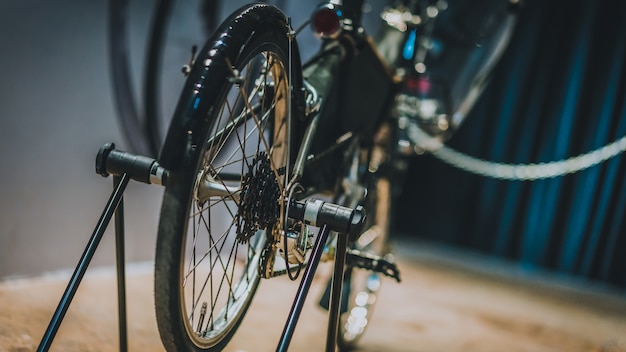 Schwarzes fahrrad anzeigen Premium Fotos