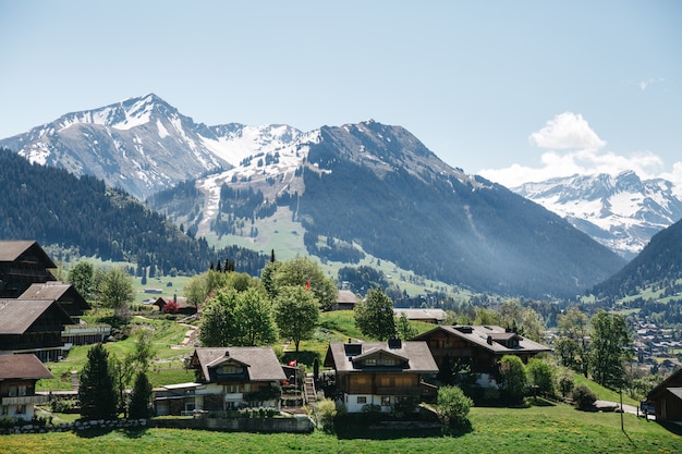 Schweizer Dorf Auf Schonen Bergen Osterreich Kostenlose Foto