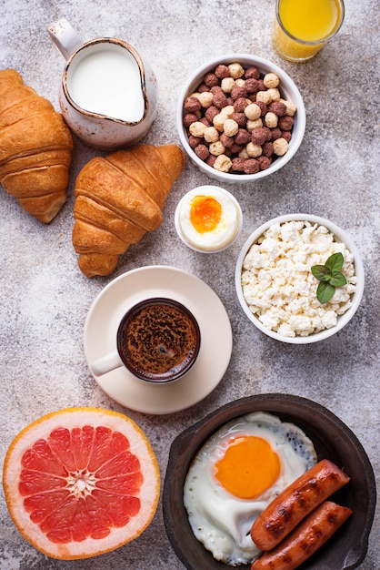 Set des verschiedenen gesunden frühstücks Premium Fotos