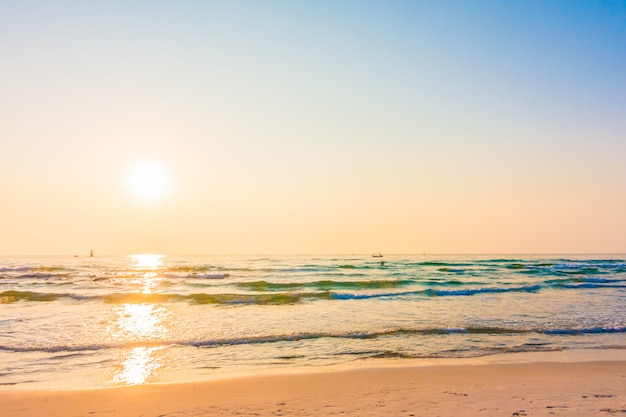 Sonnenaufgang Am Strand Kostenlose Foto