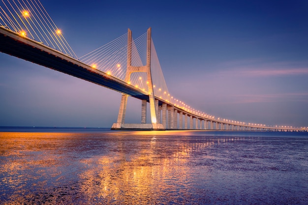 Sonnenaufgang Auf Vasco Da Gama Brucke In Lissabon Portugal Kostenlose Foto