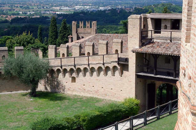 Stadtmauern von gradara Premium Fotos