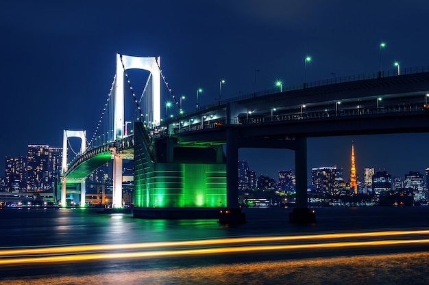 Kostenlos Foto Tokio Skyline Mit Regenbogenbrucke Und Tokio Turm Tokyo Japan