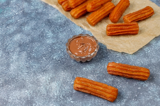 Traditionelle Mexikanische Dessert Churros Mit Schokolade Draufsicht Kostenlose Foto