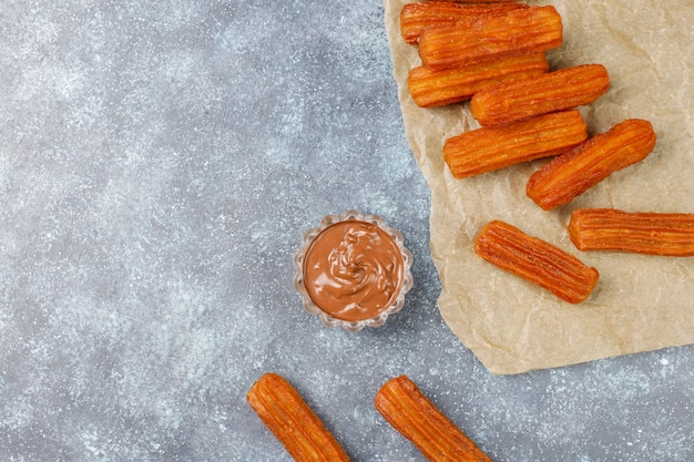 Traditionelle Mexikanische Dessert Churros Mit Schokolade Draufsicht Kostenlose Foto