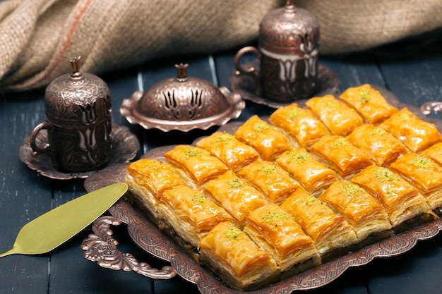 Türkisches ramadan-nachtisch-baklava | Premium-Foto