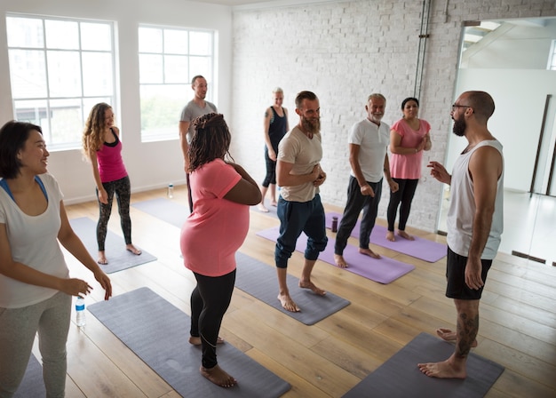 Übung international group entspannung fitness-konzept ...