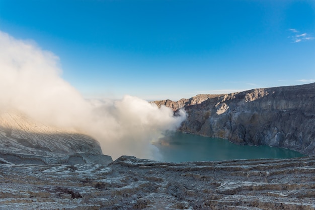  Vulkan  kawah ijen  Premium Foto