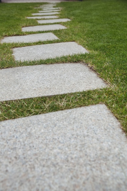 Zement gehweg im garten Kostenlose Foto