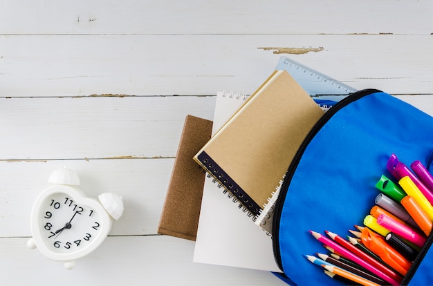 Zurück zur schule hexe schultasche Kostenlose Fotos