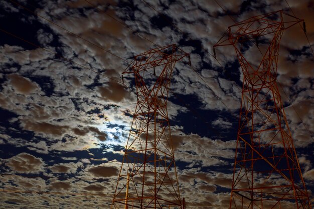 月と星と曇り夜の空 この画像の要素 プレミアム写真