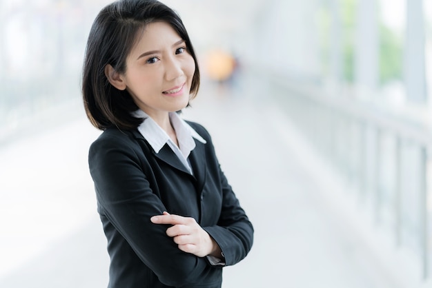 Asian otngagged short hair woman