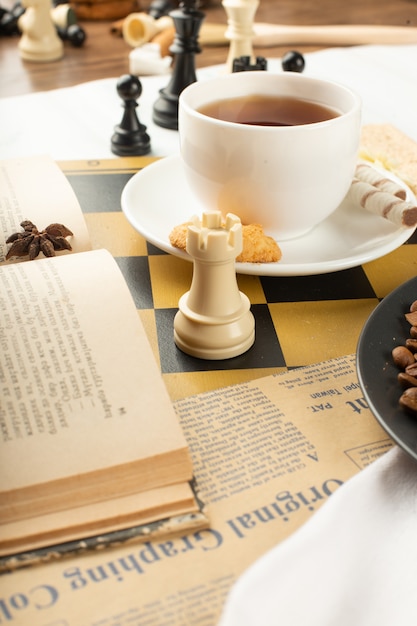 本 お茶 チェスのルーク 無料の写真