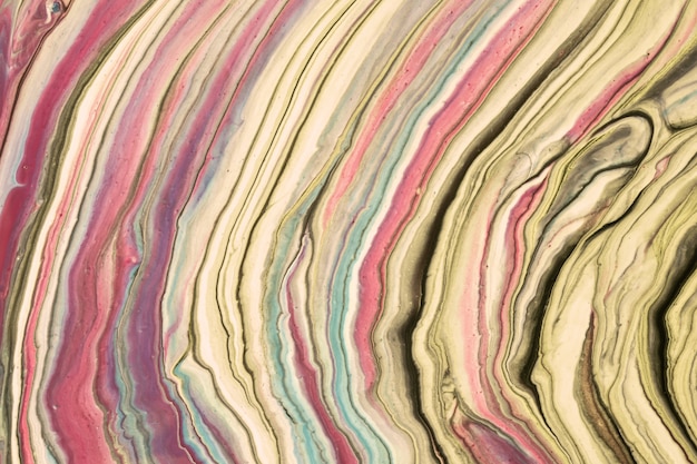 抽象的な流体アートの背景ライトベージュとピンクの色 液体大理石 黄色のグラデーションでキャンバスにアクリル画 波状のパターンの水彩画の背景 石のセクション プレミアム写真