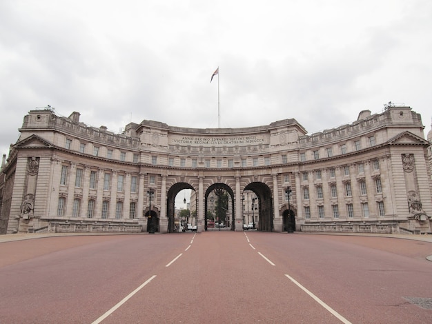 Premium Photo Admiralty Arch In London Between The Mall And Trafalgar Square 8393