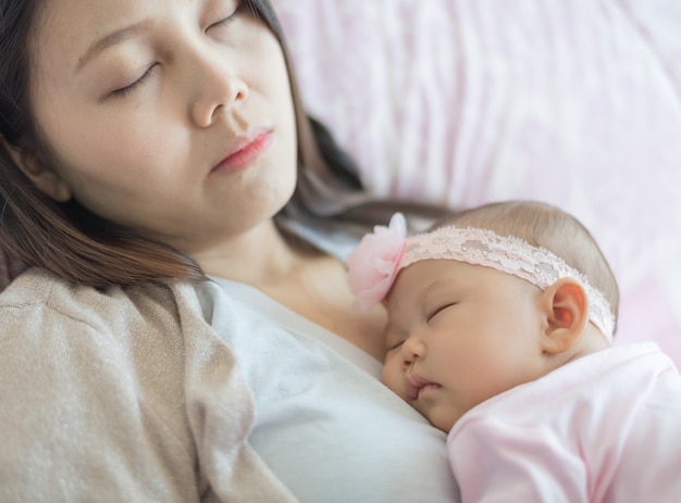 sleeping mothers