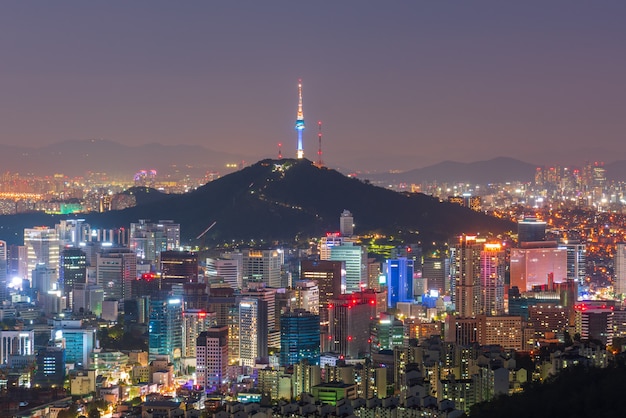 夜 韓国のソウル市の空撮 プレミアム写真