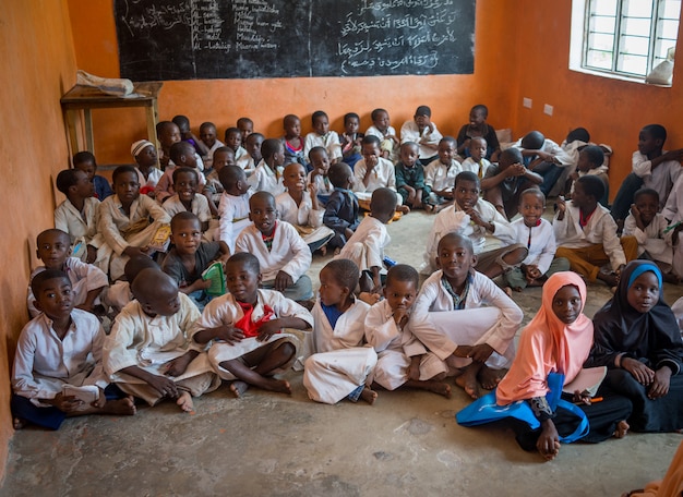 Premium Photo African Classroom With Kids 10 12 18 Zanzibar