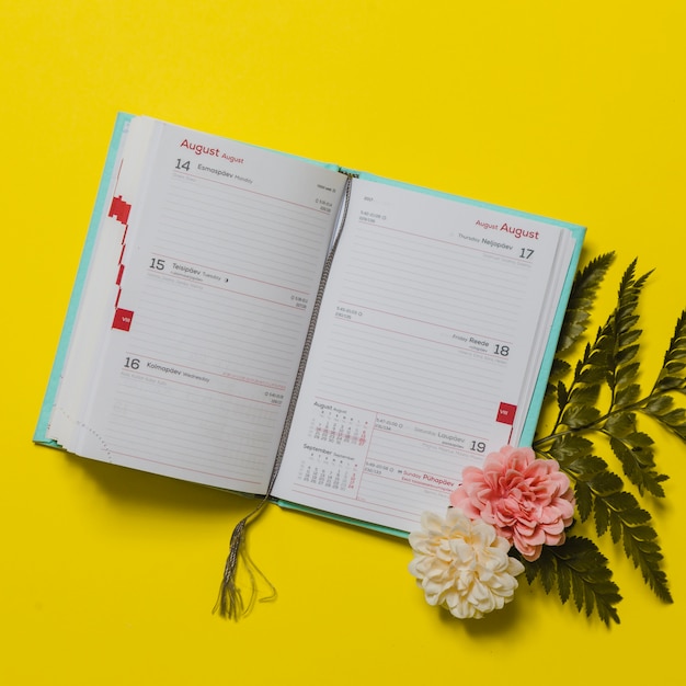 Free Photo | Agenda With Flowers And Leaves