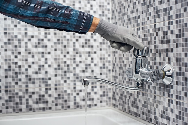 8 in widespread bathroom sink fauset satin nickel
