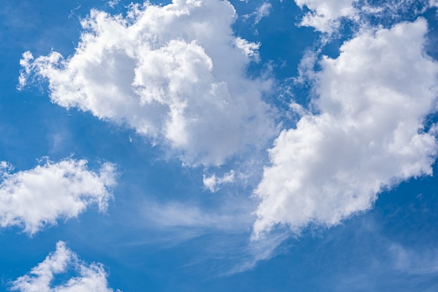 雲のある素晴らしい美しい空 無料の写真