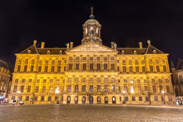 アムステルダム王宮 プレミアム写真