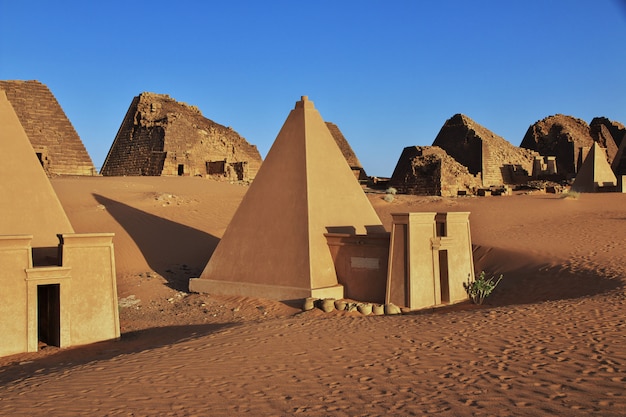 Premium Photo | The ancient pyramids of meroe in sudan desert