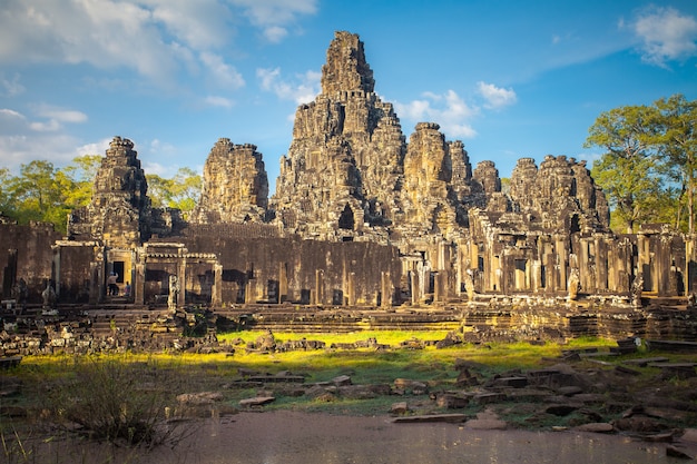 Premium Photo | Angkor wat temple - cambodia. ancient architecture