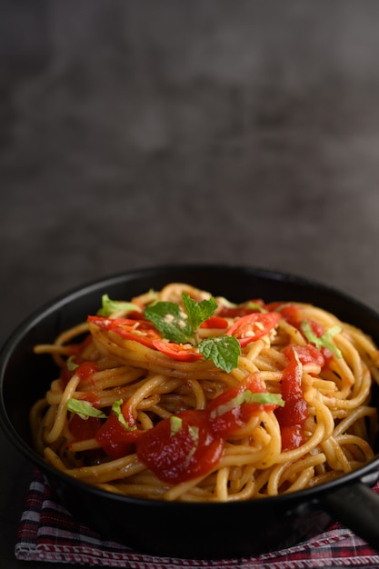 Pasta Italiana Appetitosa Degli Spaghetti Con Salsa Al Pomodoro Foto Gratis