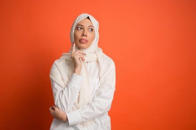 The arab woman in hijab Free Photo