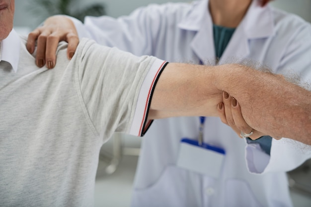 Arm treatment Free Photo