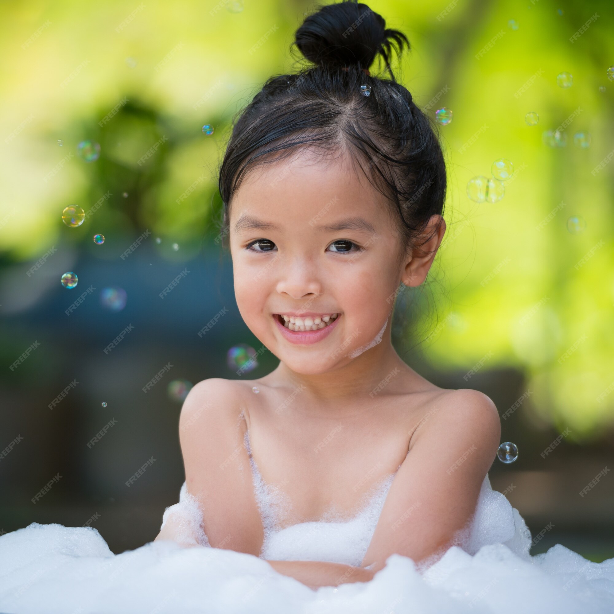 Premium Photo Asian Girl Playing With Water And Foam 3435