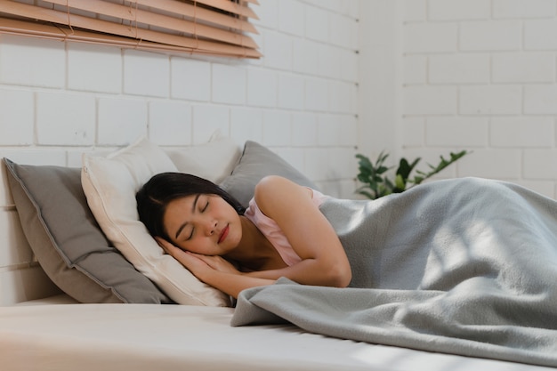 Asian japanese woman sleep at home. Free Photo