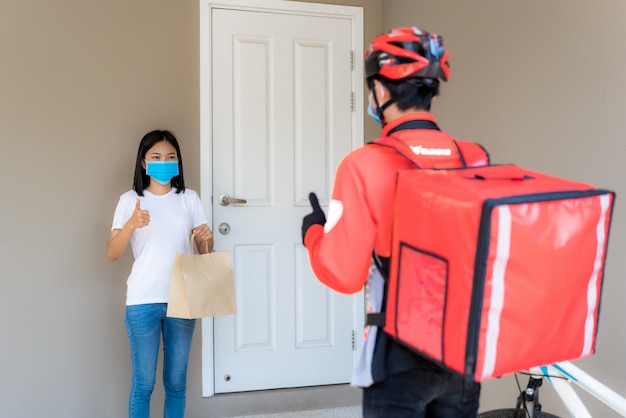 door to door luggage delivery