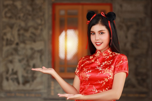 cheongsam traditional