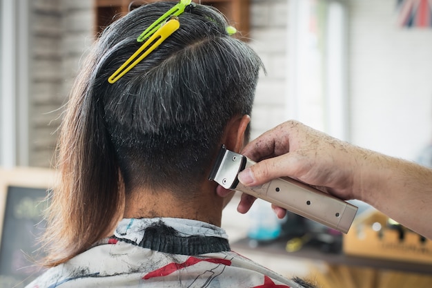 how to cut long hair short with clippers