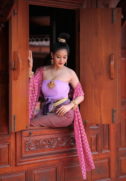 Premium Photo Attractive Thai Women In Traditional Dress