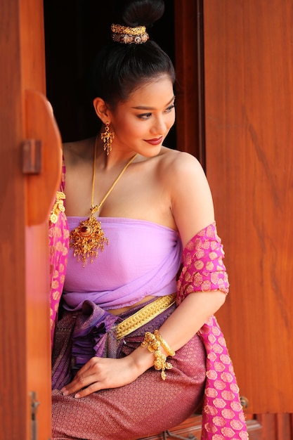 Premium Photo Attractive Thai Women In Traditional Dress